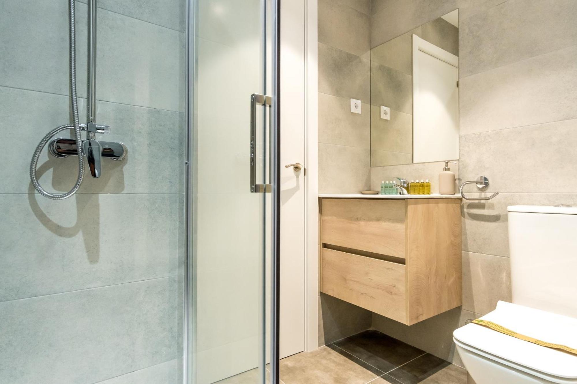 Bright Modern - 2Bedrooms 1Bathroom - Delicias مدريد المظهر الخارجي الصورة